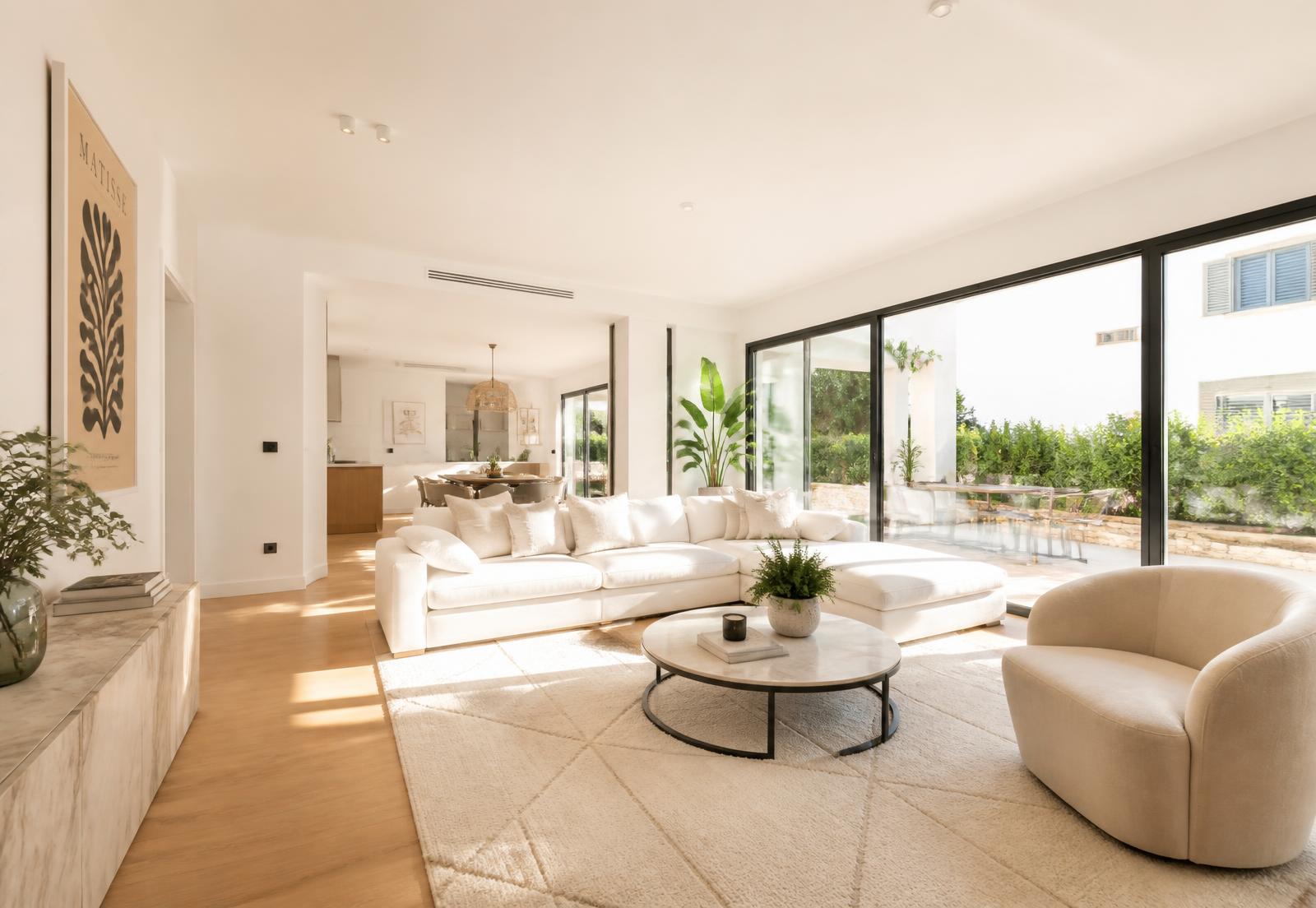 Intérieur de villa lumineux rénové à Montpellier